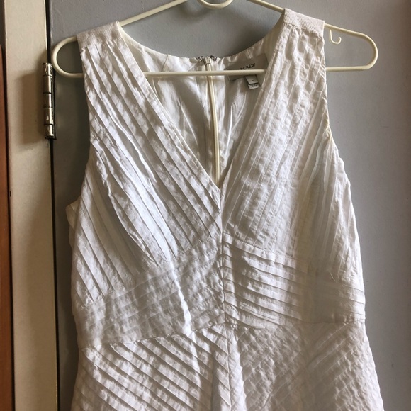 White J.Crew textured v-neck dress, size 4 - Picture 3 of 10